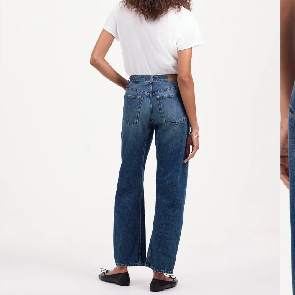 Madewell Darted Barrel Leg Jean (27) - Picture 4 of 14